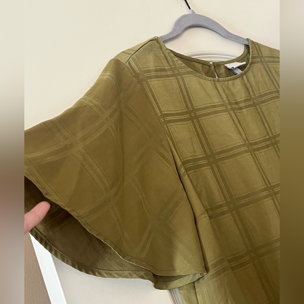 A New Day Brand Rich Olive Short Sleeve Blouse Size Medium - Picture 7 of 10
